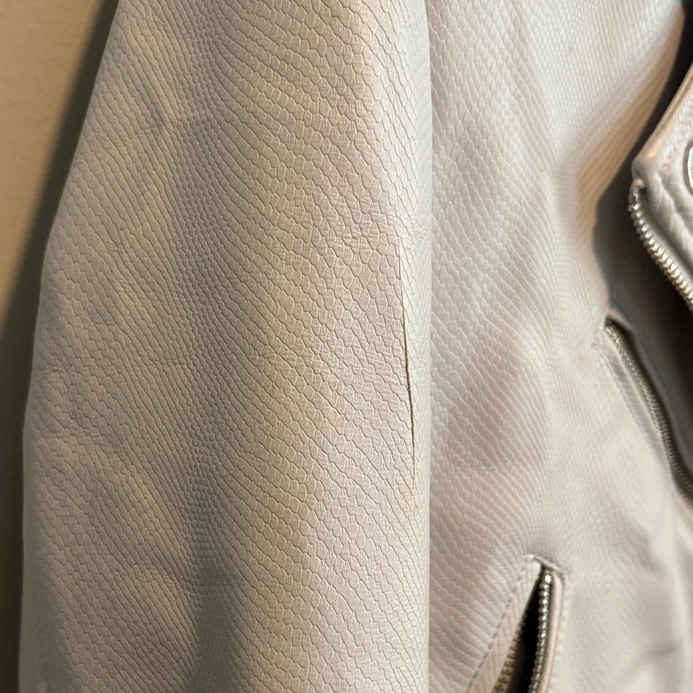 Bagatelle Light Gray Snakeskin Leather Jacket - Picture 6 of 9